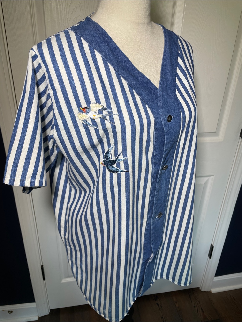 Vintage Blue & White Striped Casual Button-Down Baseball Style Shirt Bird Patch